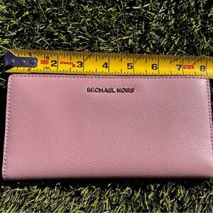 Michael Kors, beige fold wallet like new